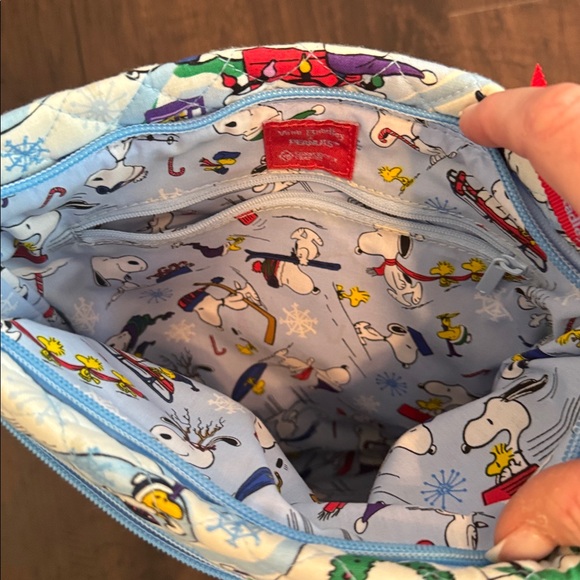 VERA BRADLEY PEANUTS SKI SLOPE SNOOPY TRIPLE ZIP HIPSTER BAG ADJUSTABLE STRAPS - Picture 7 of 11